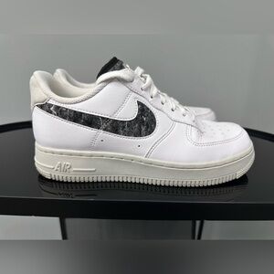 Nike Air Force 1 '07 SE Recycled Wool Pack - white black